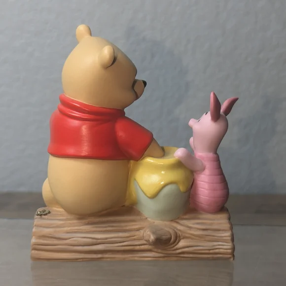 Winnie The Pooh And Friends Friendship Is The Sweetest Kind Of Sharing Figurine - Picture 4 of 10